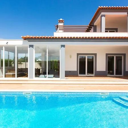 Villa Ferrel Sleeps 6 With Pool And Air Con *