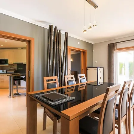 Villa Ferrel Sleeps 6 With Pool And Air Con