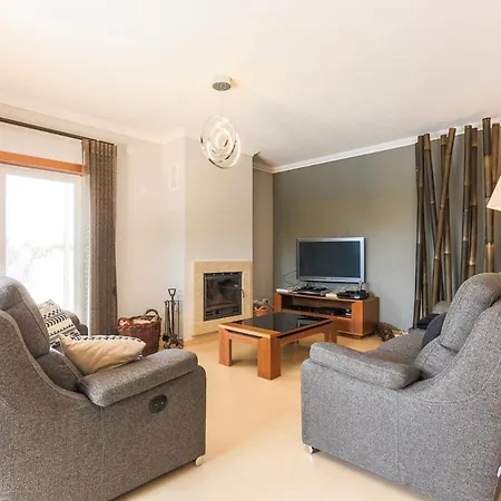 Ferrel Sleeps 6 With Pool And Air Con * Ferrel